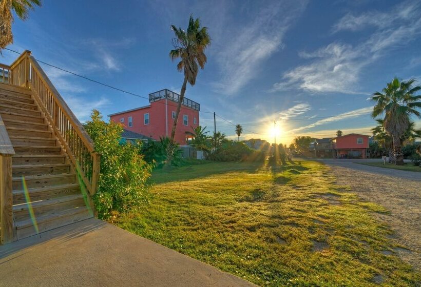 Private Pool, Game Room, Patio, Near The Beach Palm House By Avantstay