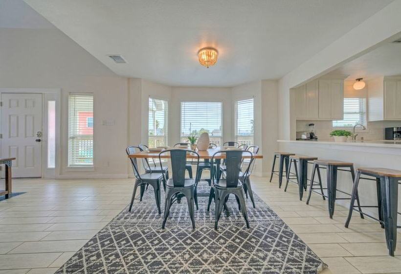 Private Pool, Game Room, Patio, Near The Beach Palm House By Avantstay