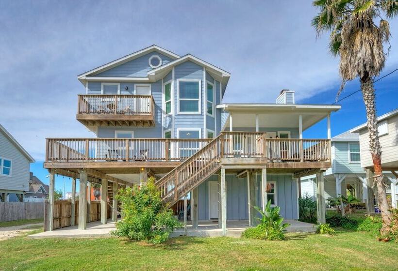 Private Pool, Game Room, Patio, Near The Beach Palm House By Avantstay