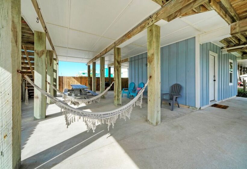 Private Pool, Game Room, Patio, Near The Beach Palm House By Avantstay