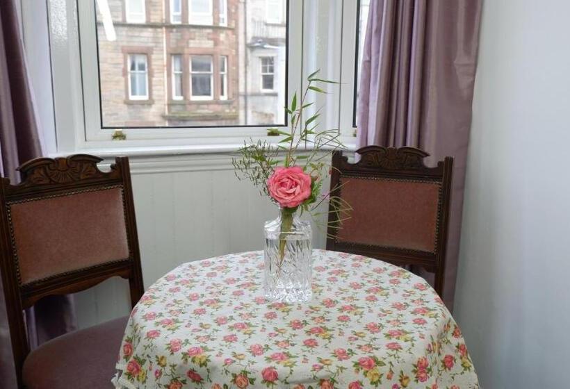 פנסיון 4 Friends House