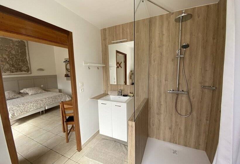 بنسيون Aux Ecuries Du Château