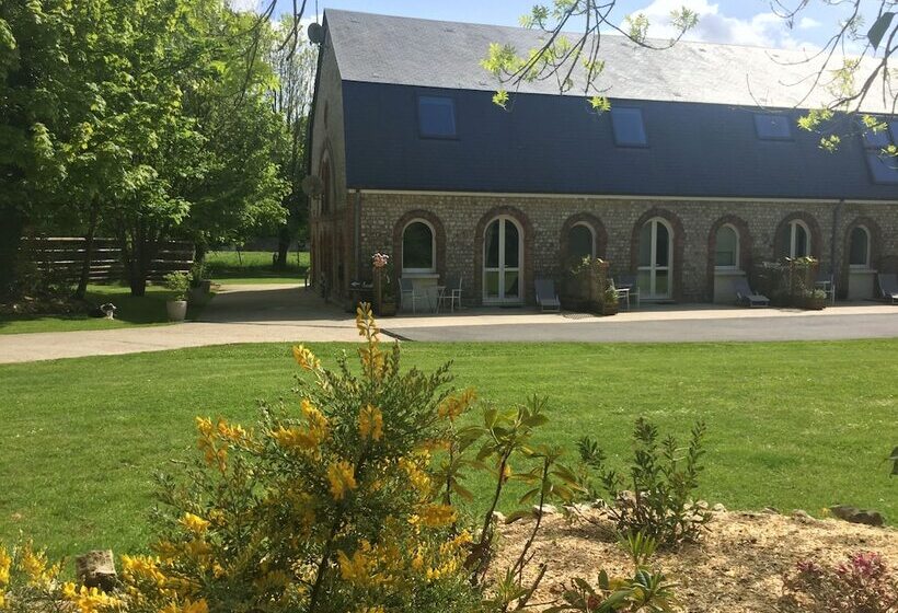 بنسيون Aux Ecuries Du Château