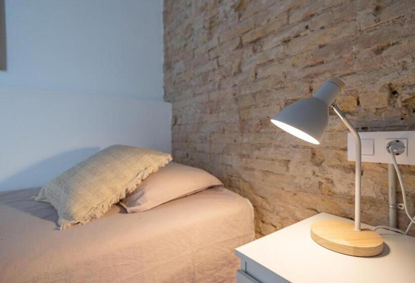 بنسيون Residencia Universitaria Trinitarios