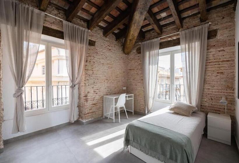 بنسيون Residencia Universitaria Trinitarios