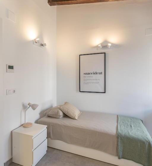 بنسيون Residencia Universitaria Trinitarios