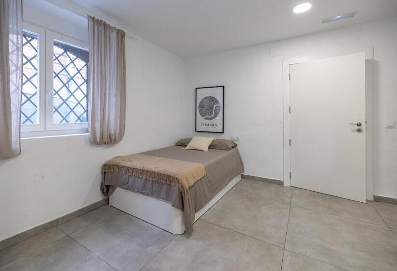 بنسيون Residencia Universitaria Trinitarios