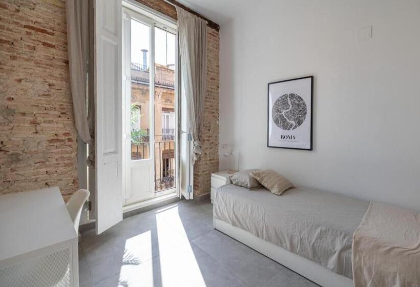 بنسيون Residencia Universitaria Trinitarios