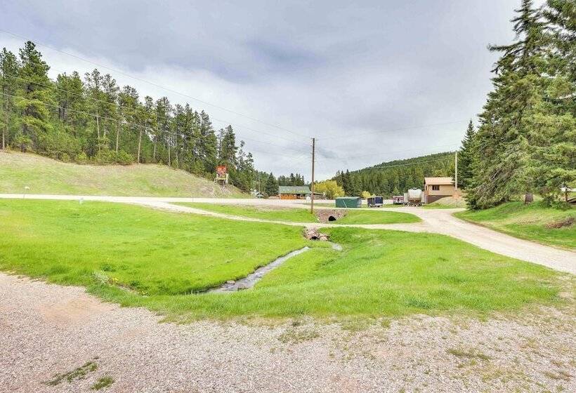 Hike, Unwind & Bring Your Pet: Deadwood Cabin!