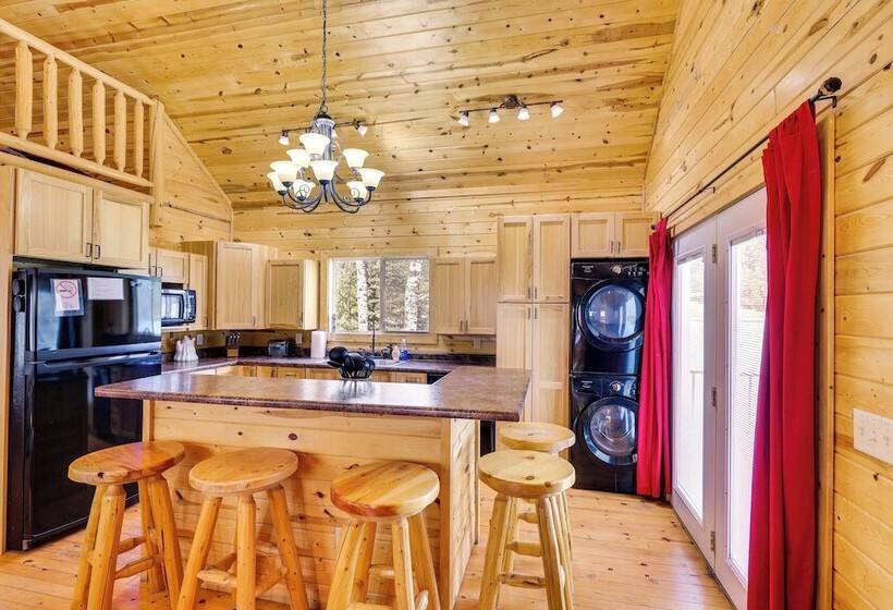 Hike, Unwind & Bring Your Pet: Deadwood Cabin!