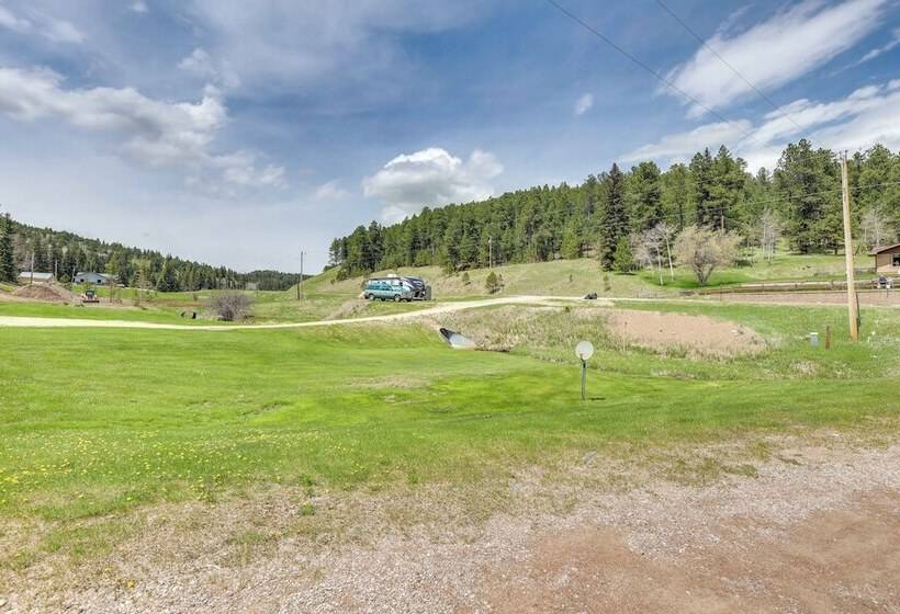 Hike, Unwind & Bring Your Pet: Deadwood Cabin!