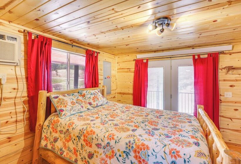 Hike, Unwind & Bring Your Pet: Deadwood Cabin!