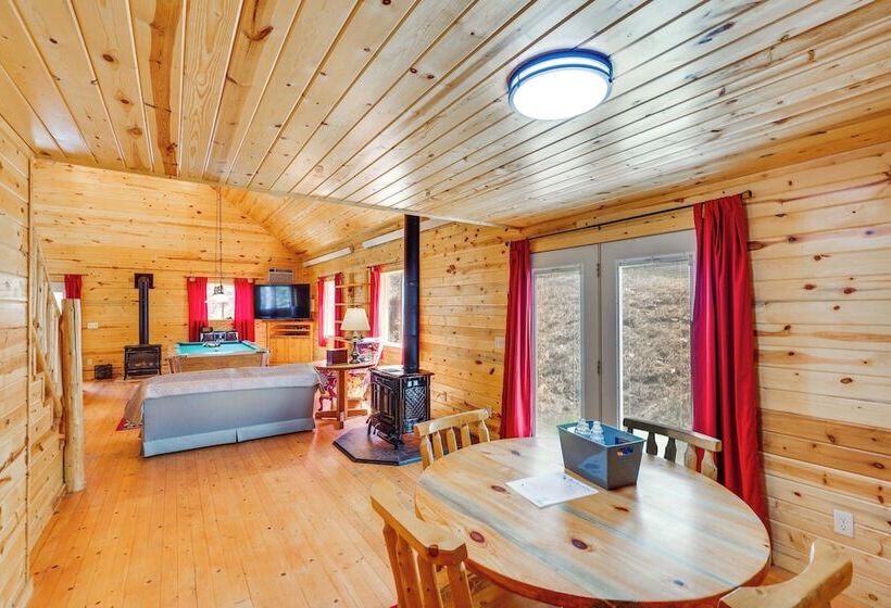 Hike, Unwind & Bring Your Pet: Deadwood Cabin!