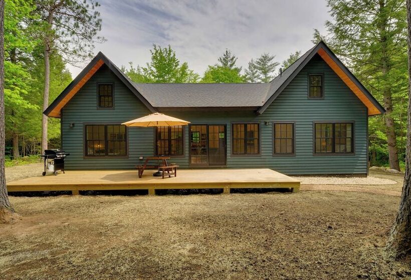 Secluded Wilmington Cabin: Fire Pit & Grill