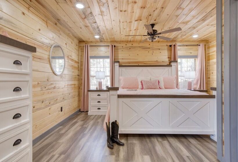 Pink Pines Avantstay Luxury Aesthetic Dream Home, Indoor Pool, Hot Tub