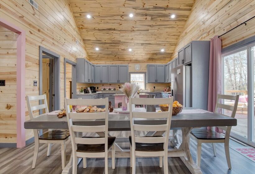 Pink Pines Avantstay Luxury Aesthetic Dream Home, Indoor Pool, Hot Tub