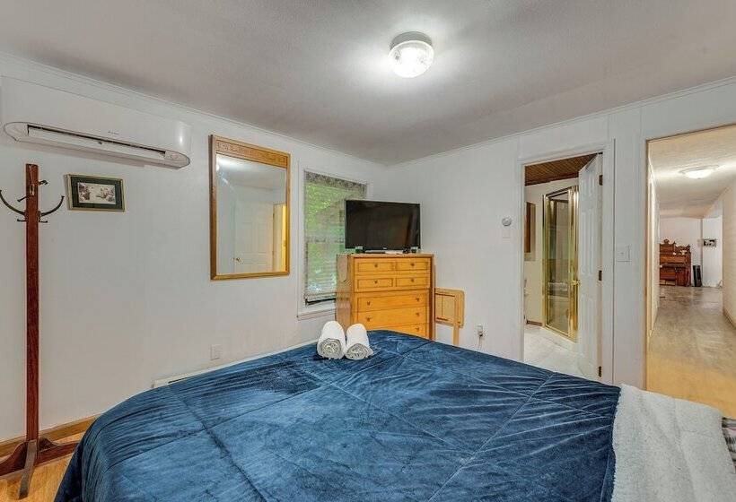 Pocono Cabin W/ 1 Acre Yard & Private Pool!