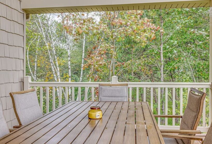 Pocono Paradise By Avantstay Lakeside Retreat, Hot Tub, Game Room, Near Beach