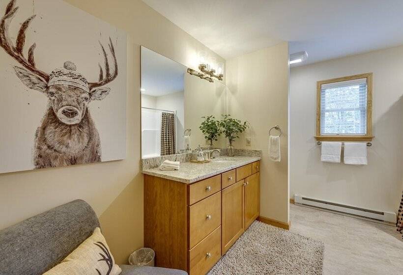 Pocono Paradise By Avantstay Lakeside Retreat, Hot Tub, Game Room, Near Beach