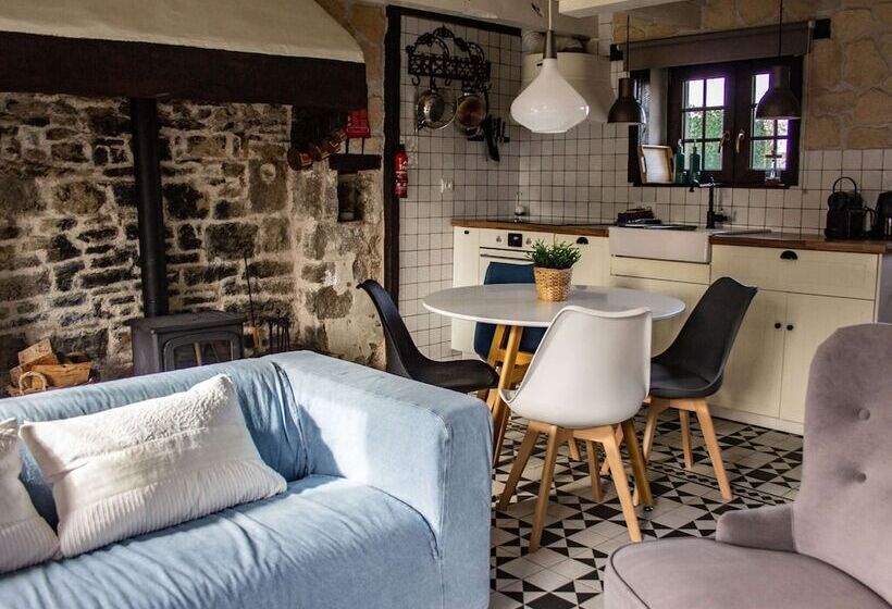 Pretty Gite With Private Pool