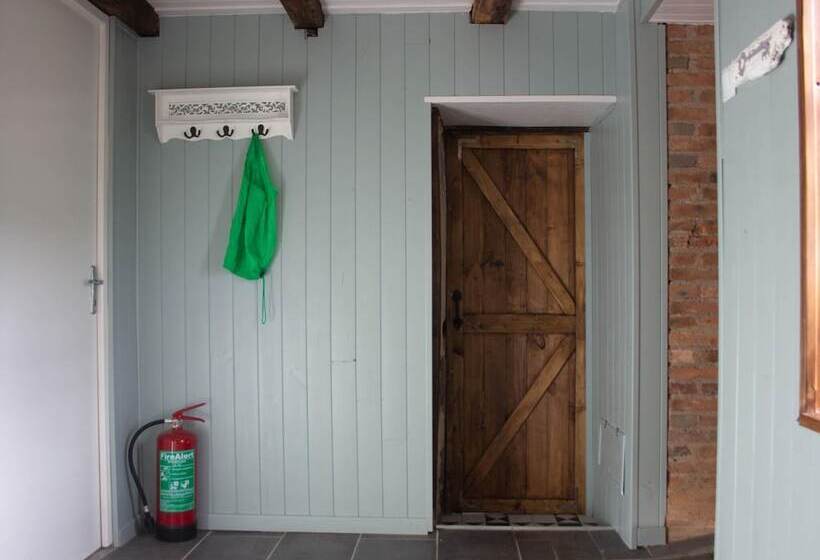 Pretty Gite With Private Pool