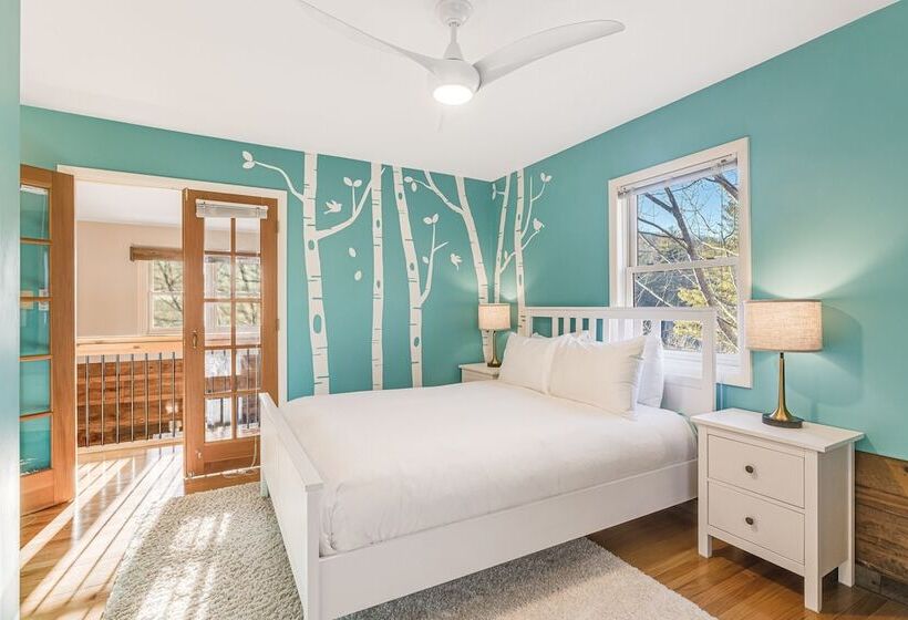 Red Cedar By Avantstay Cabin W/ Hot Tub + Views!