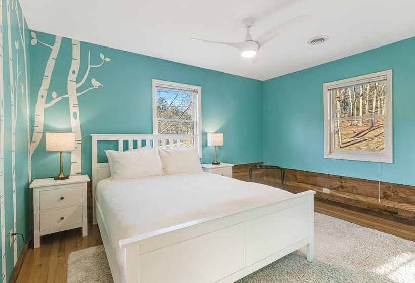 Red Cedar By Avantstay Cabin W/ Hot Tub + Views!