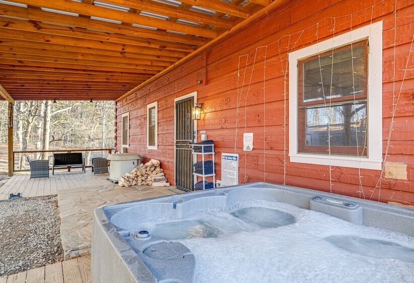 Red Cedar By Avantstay Cabin W/ Hot Tub + Views!