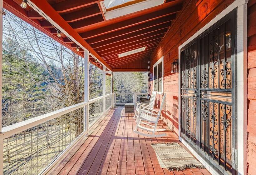 Red Cedar By Avantstay Cabin W/ Hot Tub + Views!