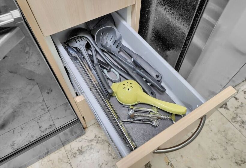 Relaxing Condo With Free Parking