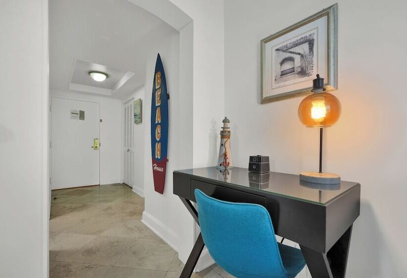 Relaxing Condo With Free Parking