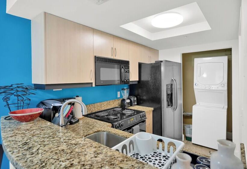 Relaxing Condo With Free Parking