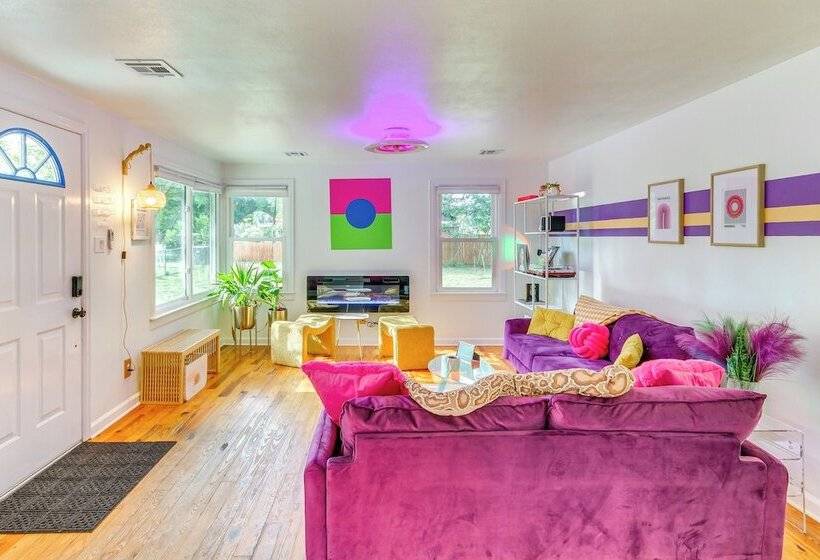 Retro Tropical Pensacola Home   3 Mi To Downtown!