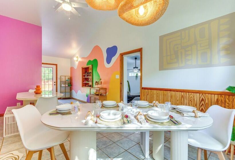 Retro Tropical Pensacola Home   3 Mi To Downtown!