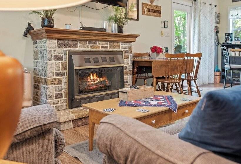 Ridge Retreat By Avantstay Game Room, Covered Porch, & Fire Pit!