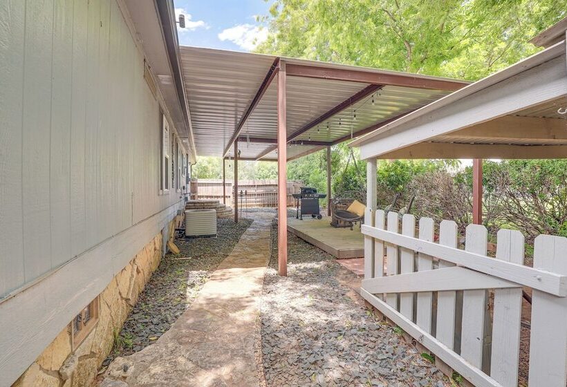 Riverfront Granbury Home W/ Patios & Boat Dock!