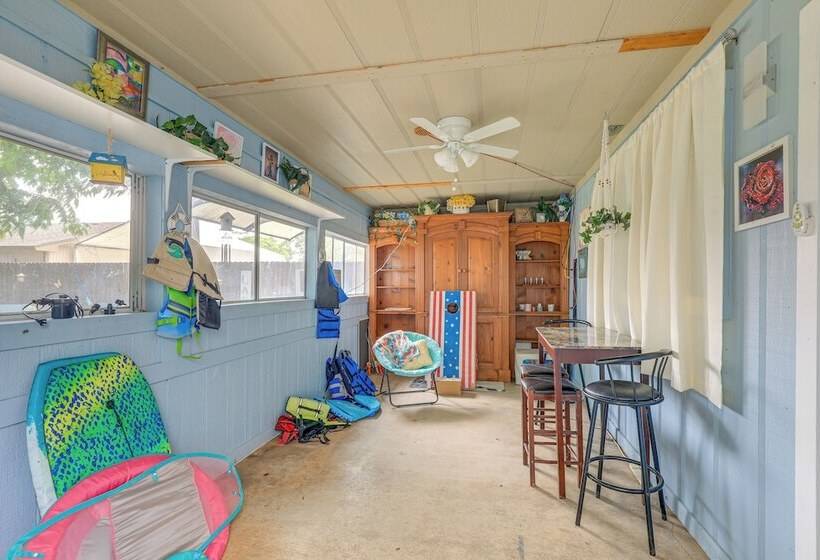 Riverfront Granbury Home W/ Patios & Boat Dock!