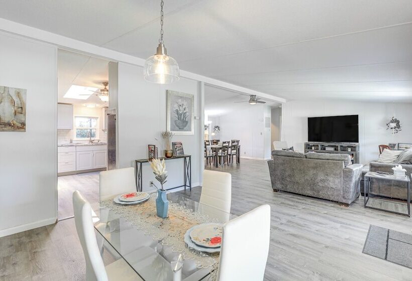 Riverfront Granbury Home W/ Patios & Boat Dock!