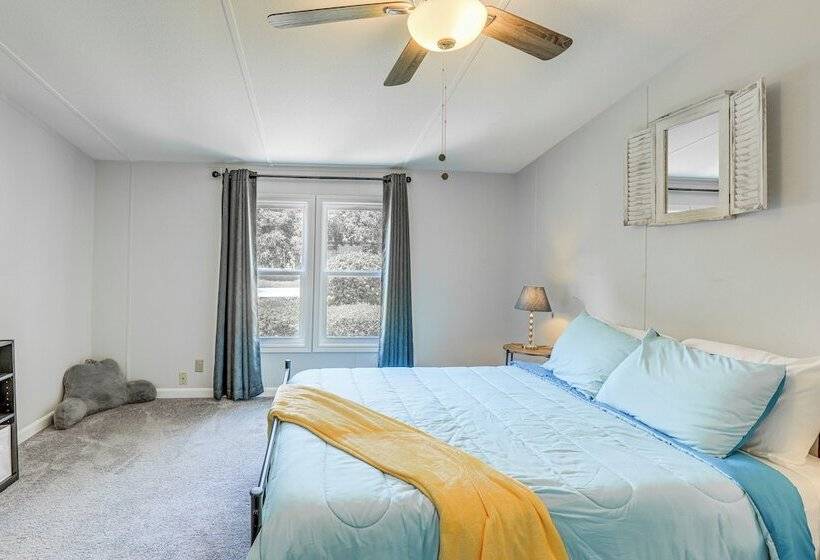 Riverfront Granbury Home W/ Patios & Boat Dock!