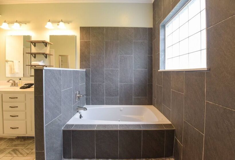 Riverside Ranch By Avantstay Mins To Downtown