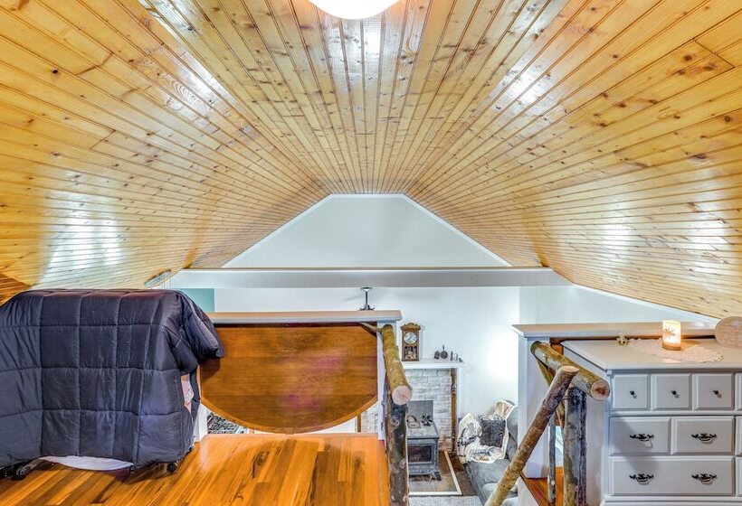 Secluded Vacation Rental Bordering Creek!