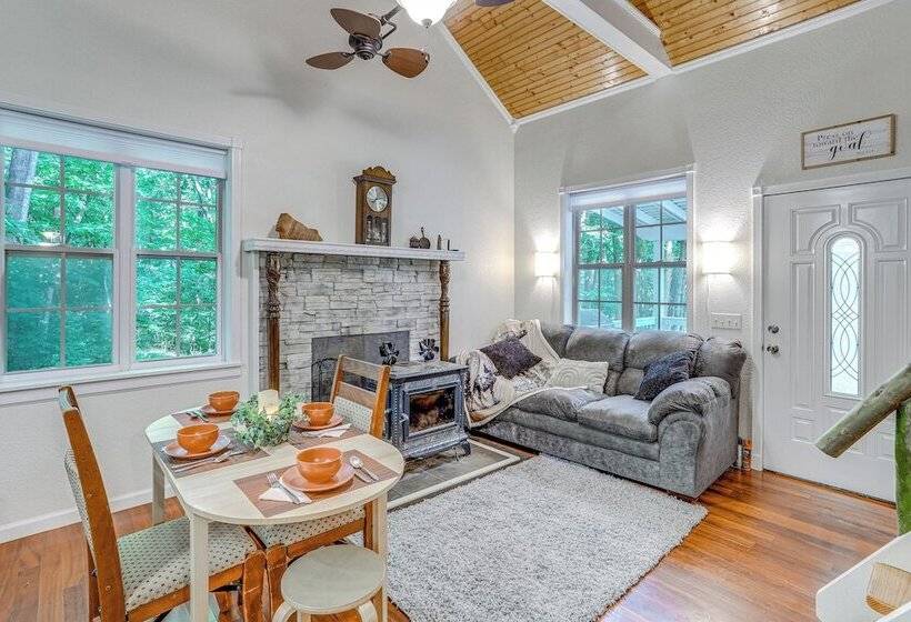 Secluded Vacation Rental Bordering Creek!