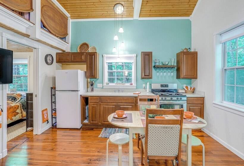 Secluded Vacation Rental Bordering Creek!