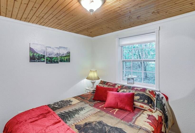 Secluded Vacation Rental Bordering Creek!