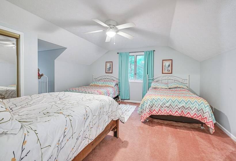 Delma S Haven  In Cadiz W/ Deck & Lake Access!