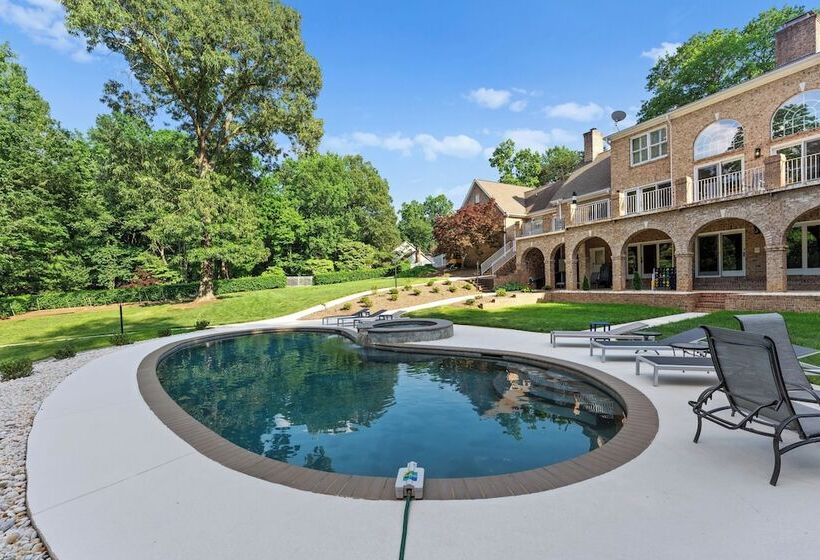 Shoreway Cove By Avantstay Waterfront, Pool, Dock