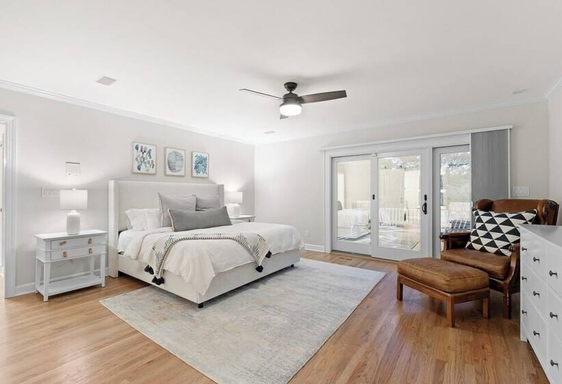 Shoreway Cove By Avantstay Waterfront, Pool, Dock