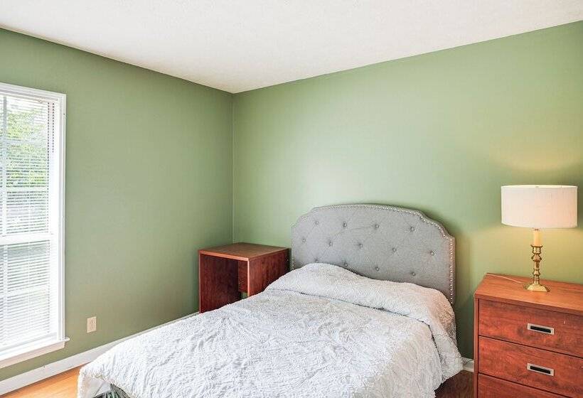 Smyrna Home W/ Private Yard: 25 Mi To Nashville!