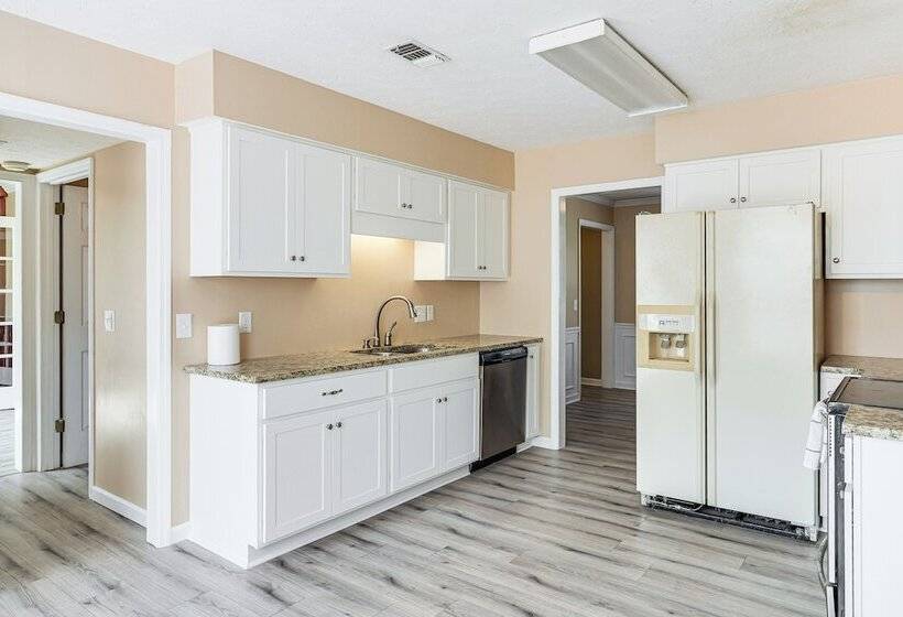 Smyrna Home W/ Private Yard: 25 Mi To Nashville!