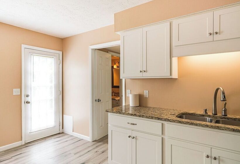 Smyrna Home W/ Private Yard: 25 Mi To Nashville!